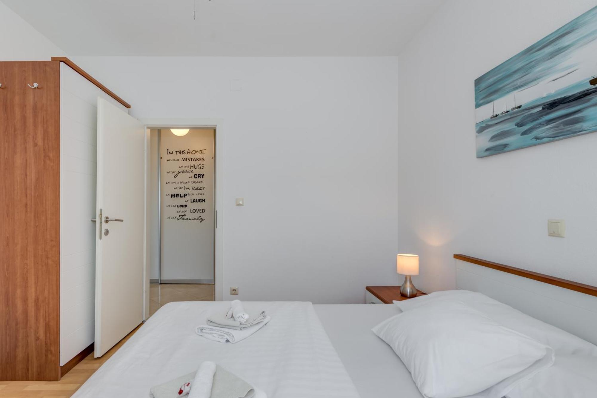 Apartments Cala โปดสตรานา ภายนอก รูปภาพ