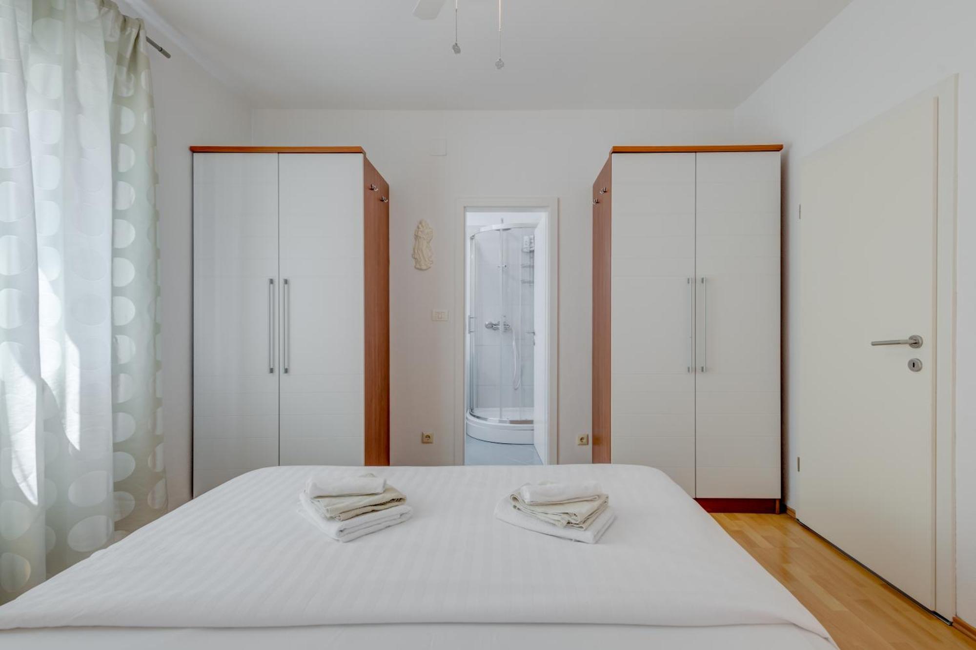 Apartments Cala โปดสตรานา ภายนอก รูปภาพ